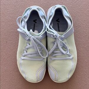 Vivobarefoot 36 Women's US 5-6 Light Green Grey Mesh Barefoot Shoe Lightweight